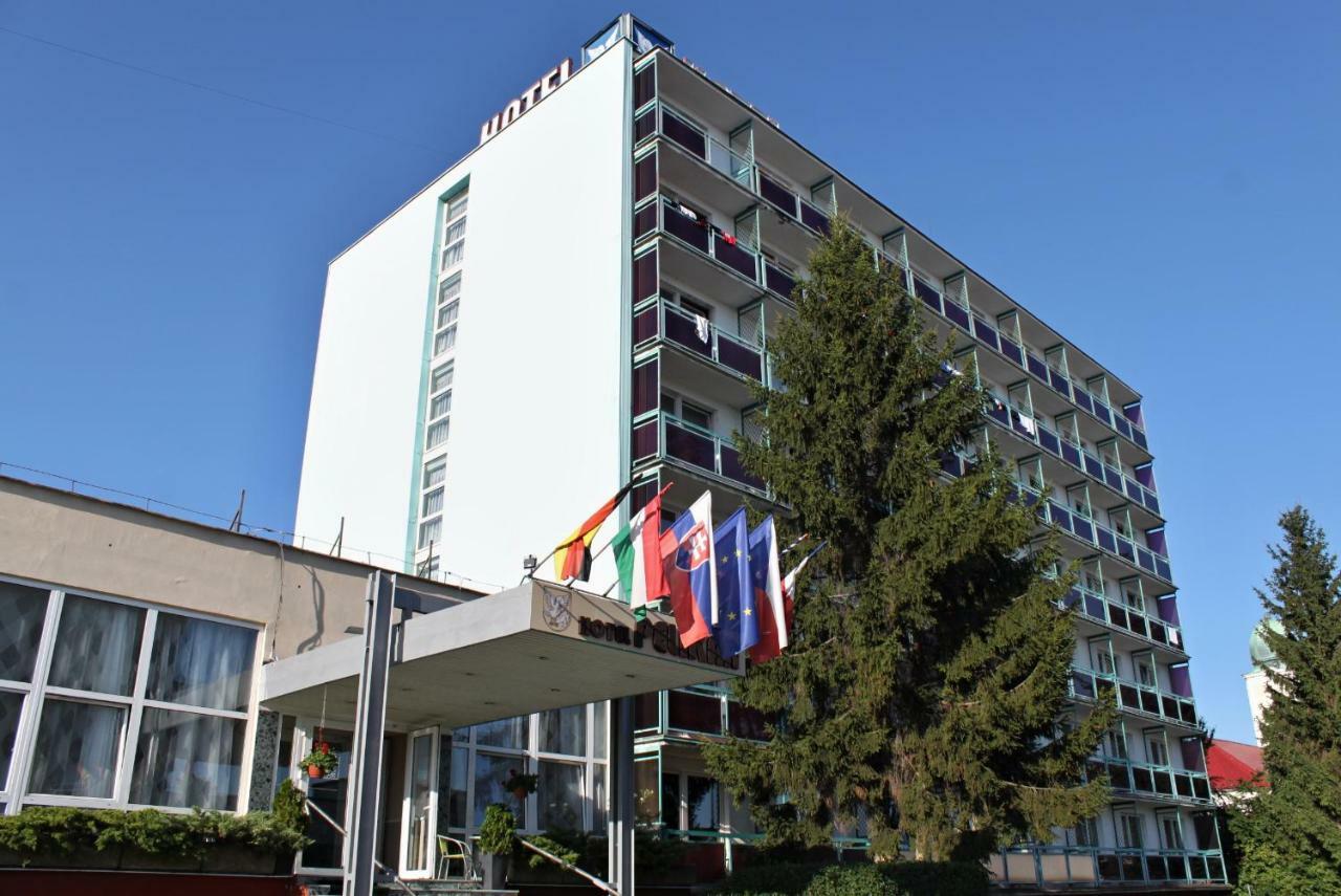 Pelikan 3*